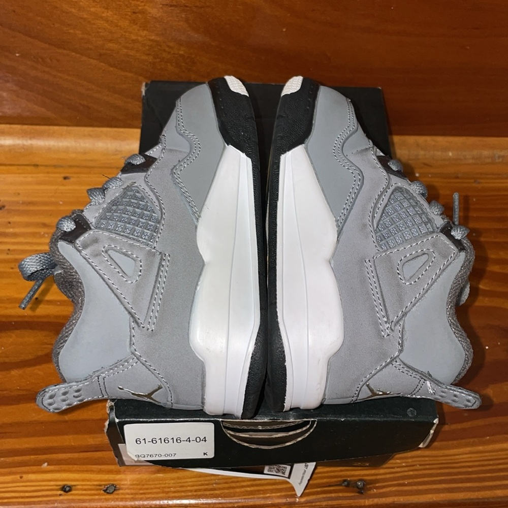 Retro Jordan 4, Gray, Size 7 - Picture 6 of 6